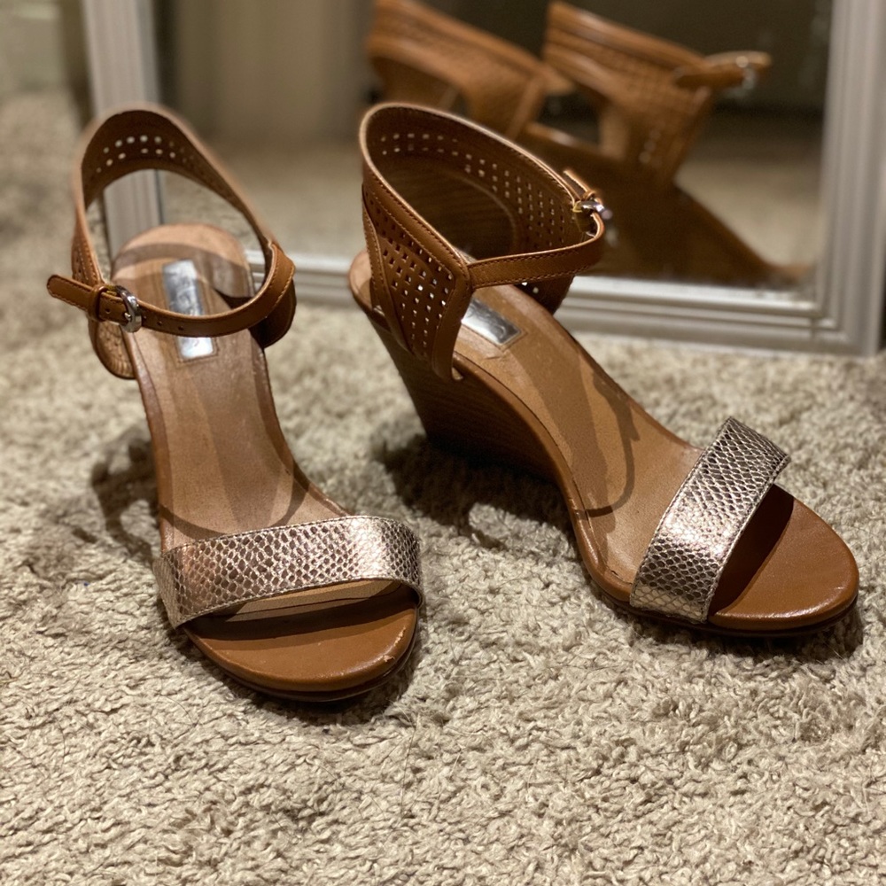 🚫 SOLD — Cute wedge sandals